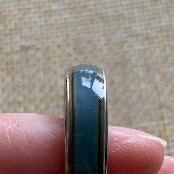 70’ Classic Mood Ring with Color-Changing Stone - Picture 4 of 8